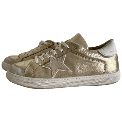 Pre-owned Steve Madden Leather Trainers In Gold