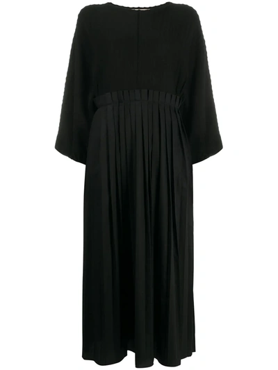 Maison Flaneur Pleated Oversized Dress In Black