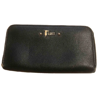 Pre-owned Trussardi Leather Clutch In Black