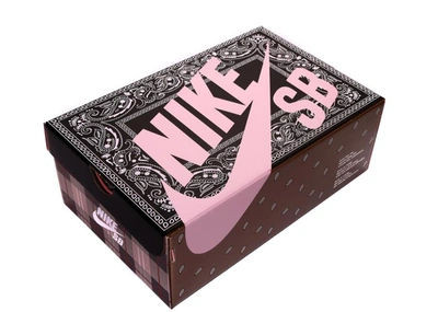 Pre-owned Nike Sb Dunk Low Travis Scott (special Box) In Black/black-parachute Beige-petra Brown