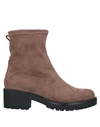 Docksteps Ankle Boots In Light Brown
