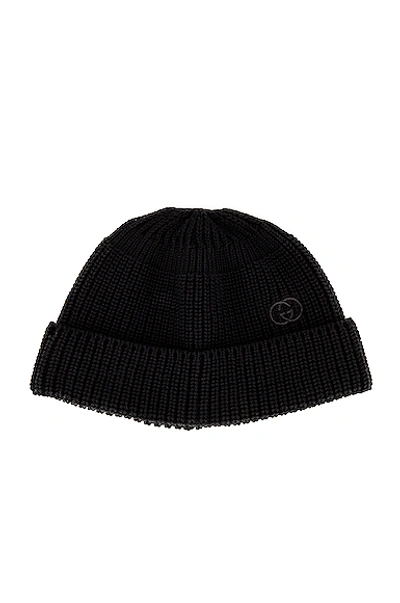 Gucci Embroidered Logo Beanie Hat In Black