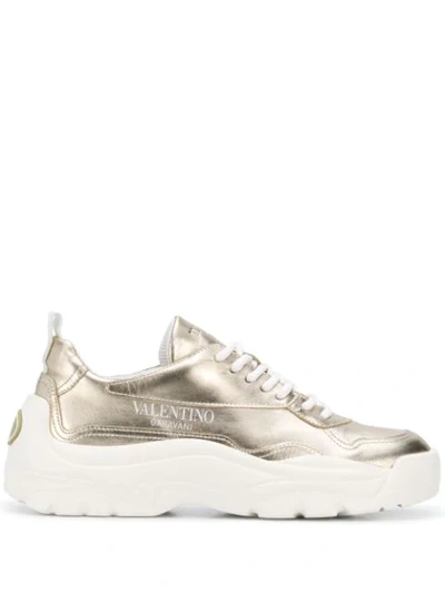 Valentino Garavani Garavani Gumboy Low-top Sneakers In Platino Bianco Bianco (gold)