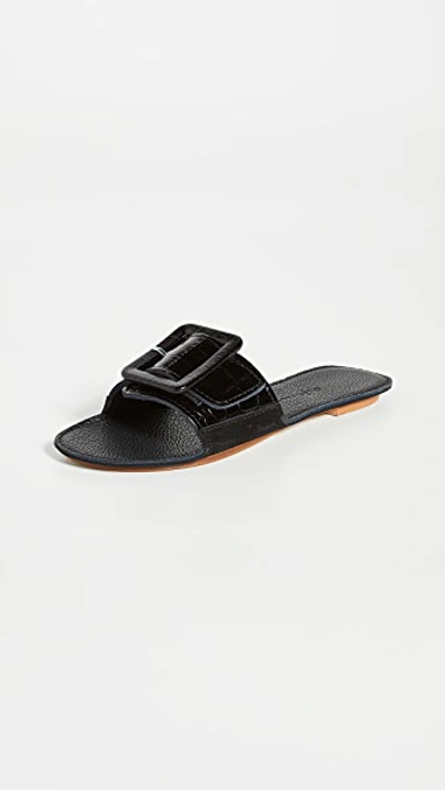 Definery Loop Croc-embossed Leather Flat Sandals In Obsidian