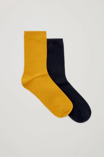 Cos Two Pairs Of Cotton Socks In Yellow
