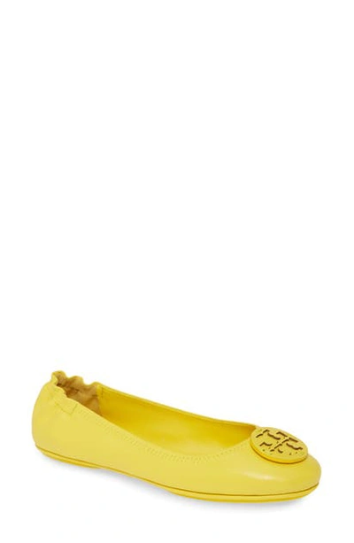 Tory Burch Minnie Travel Ballet Flats With Leather Logo In Aged Lemon / Aged Lemon