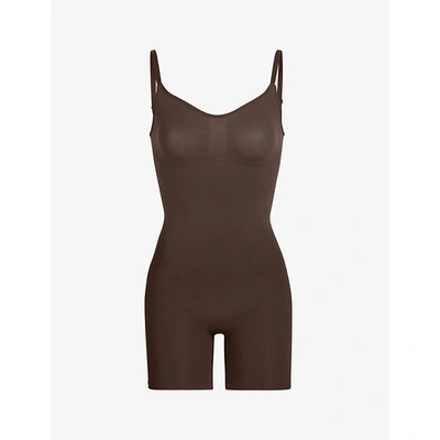 Skims Sculpting Seamless Mid-thigh Bodysuit In Cocoa