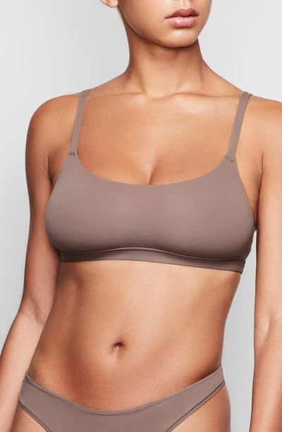 Skims Fits Everybody Scoop Neck Bralette In Umber