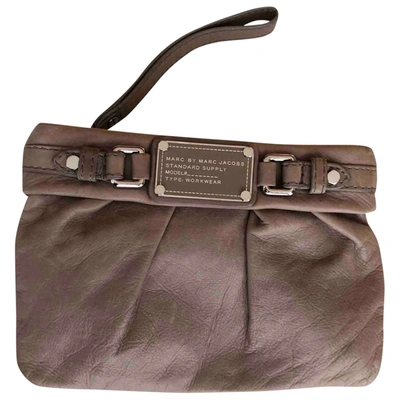 Pre-owned Marc By Marc Jacobs Leather Clutch Bag In Beige