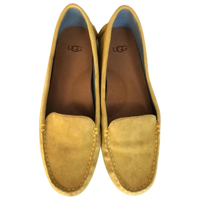 Pre-owned Ugg Leather Flats In Yellow