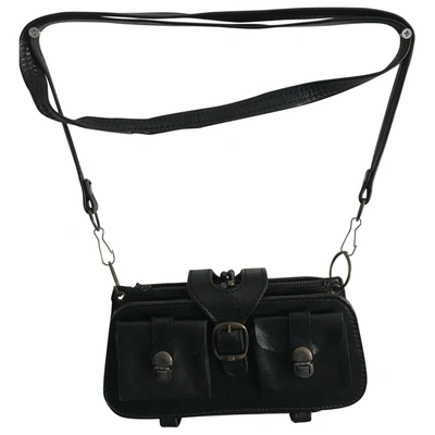 Pre-owned Essentiel Antwerp Leather Clutch Bag In Black