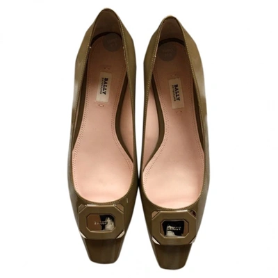 Pre-owned Bally Patent Leather Ballet Flats In Beige