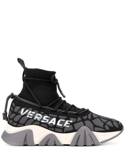 Versace Squalo 抽绳运动鞋 In Black