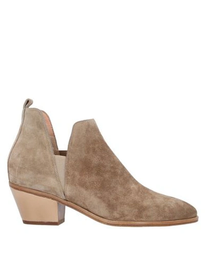 Sigerson Morrison Ankle Boots In Beige