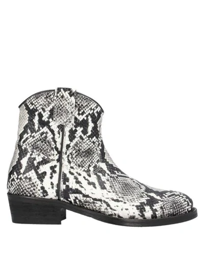 Via Roma 15 Ankle Boots In Light Grey