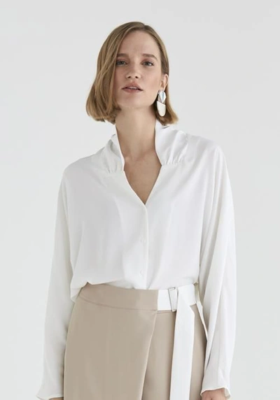 Paisie Sloane Blouse In White