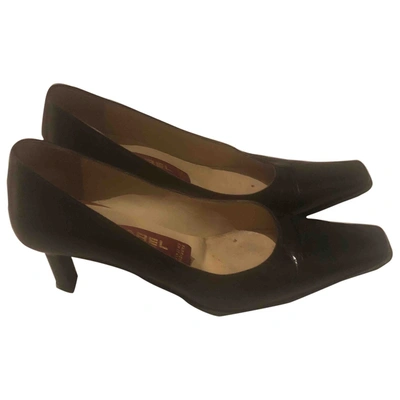 Pre-owned Carel Leather Flats In Black