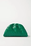 Bottega Veneta The Pouch Small Gathered Intrecciato Leather Clutch In Green