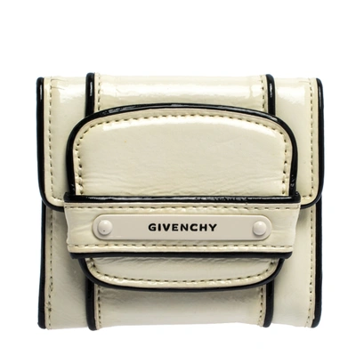 Pre-owned Givenchy White Patent Leather Compact Wallet