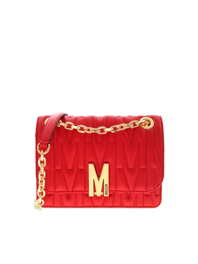 Moschino Engraved Logo M Plaque Shoulder Bag In Red