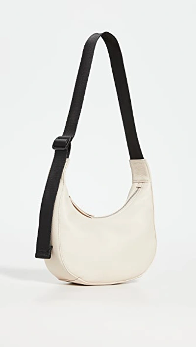 BAGGU ショルダーバッグ Leather Crescent Bag ストーン Small Recycled Leather Crescent Bag in Stone.