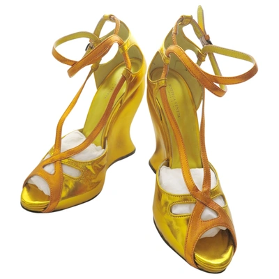 Pre-owned Bottega Veneta Patent Leather Sandals In Gold