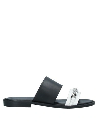 Marc Cain Sandals In White