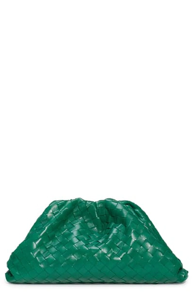 Bottega Veneta The Pouch Intrecciato Clutch Bag In Racing Green/ Gold