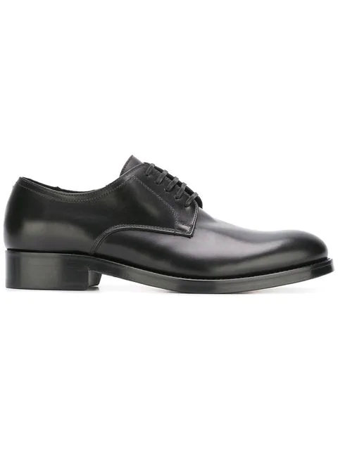 leather laceless shoes
