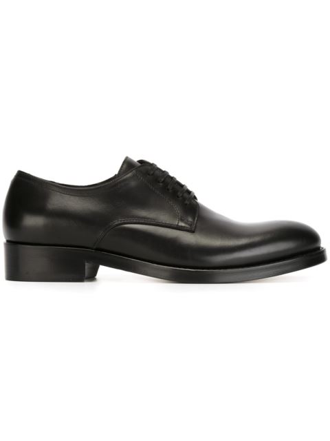 leather laceless shoes