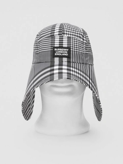 Burberry Logo Appliqué Check Bonnet Cap In Black/white