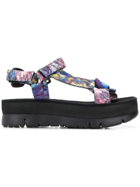 camper oruga up platform sandal