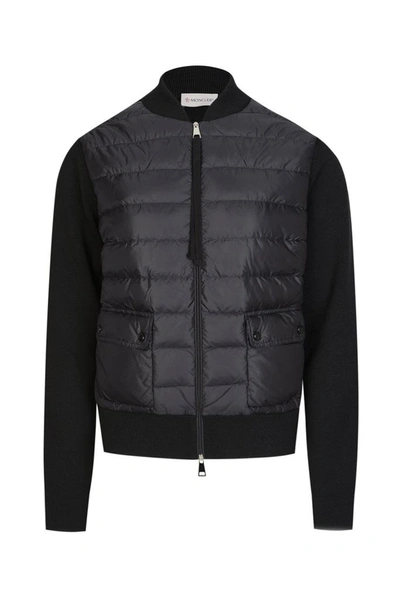 Moncler Zipped Puffer Jacket In Black
