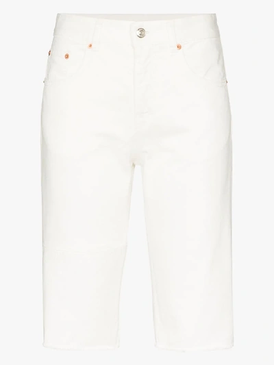 Mm6 Maison Margiela Ungesäumte Jeans-shorts In 101 Off White