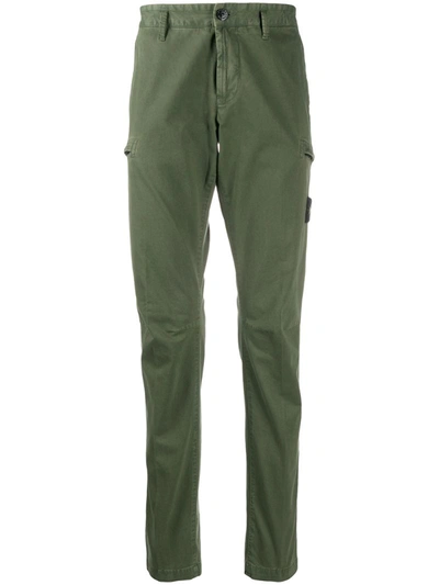 Stone Island Logo Patch Cargo Trousers In Green