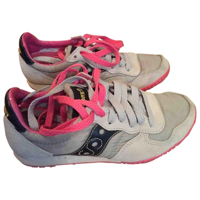 Pre-owned Saucony Cloth Trainers In Grey