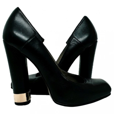 Pre-owned Versace Leather Heels In Black