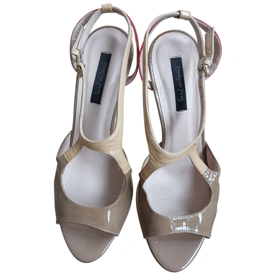 Pre-owned Patrizia Pepe Patent Leather Heels In Beige