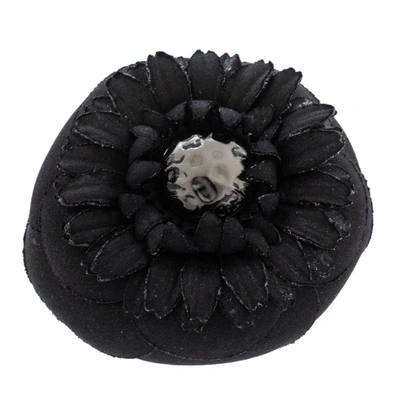Pre-owned Chanel Black Fabric Blend Flower Pin Brooch