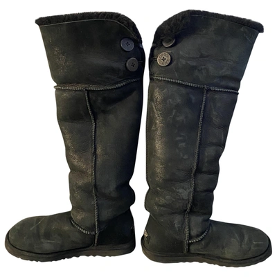 Pre-owned Ugg Leather Snow Boots In Black