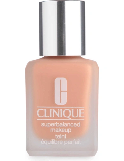 Clinique Superbalanced Makeup In Honeyed Beige