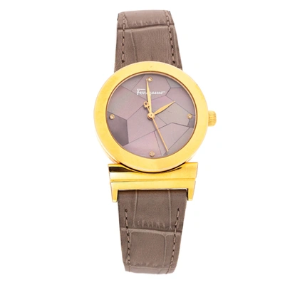 Pre-owned Ferragamo Brown Mother Of Pearl Gold Plated Stainless Steel Grande Maison Fg2 Women's Wristwatch 33 Mm