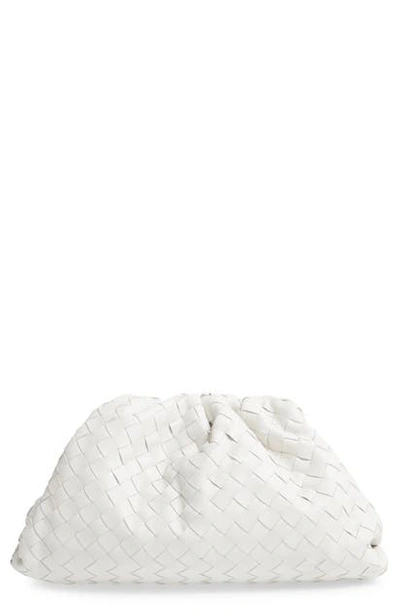 Bottega Veneta Intrecciato Leather Pouch In Bianco/ Silver