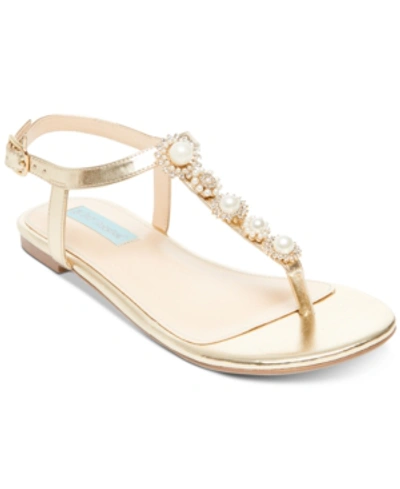 Betsey Johnson Laur Sandal Women's Shoes In Gold-tone