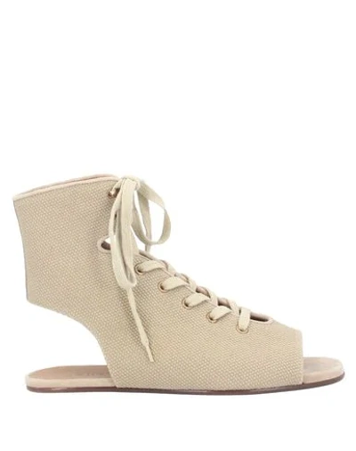 Chloé Ankle Boot In Sand