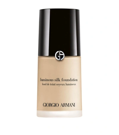 Armani Collezioni Luminous Silk Foundation