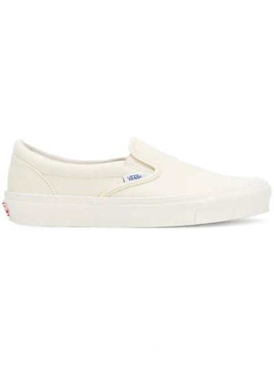 Vans vault slip on all white sale