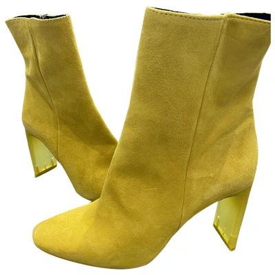 Pre-owned Topshop Tophop  Yellow Suede Ankle Boots