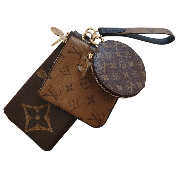 Pre-Owned Louis Vuitton Trio Pouch Brown Linen Clutch Bag | ModeSens