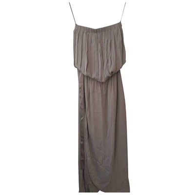 Pre-owned Alice And Olivia Silk Mid-length Dress In Grey